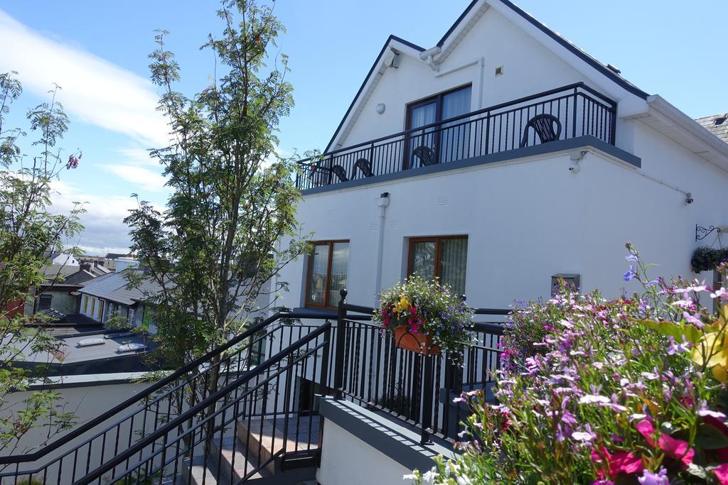 Donegan Court Aparthotel Galway Exterior foto